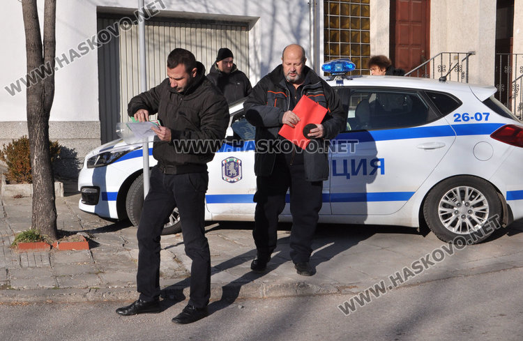 Сеат проспа “стоп” и се заби в рено до старата баня в Хасково