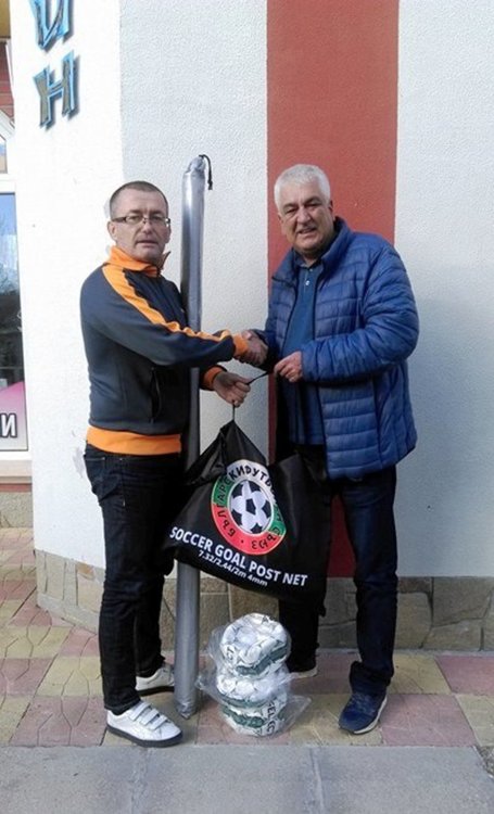 Борислав Михайлов с подаръци за футболните клубове в Кърджалийска област