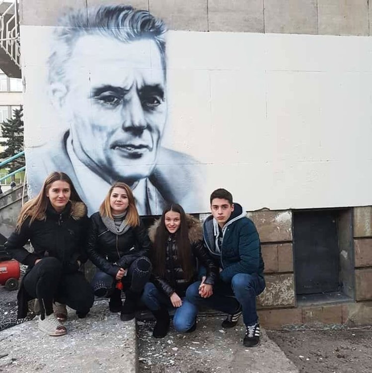 Димитровградчанинът Живко Петков - Ларго украси фасадата на софийското 23-то СУ "Фредерик Жолио Кюри"