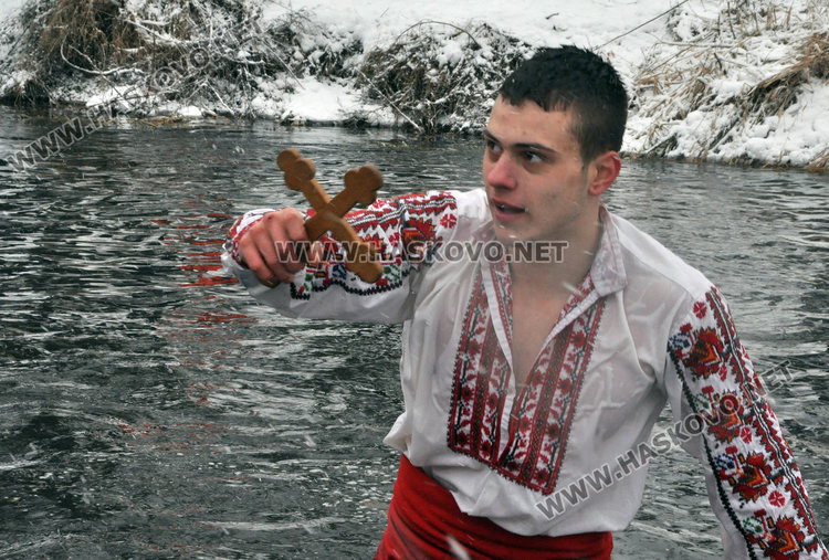 Събират чета за мъжкото ледено хоро на Йордановден