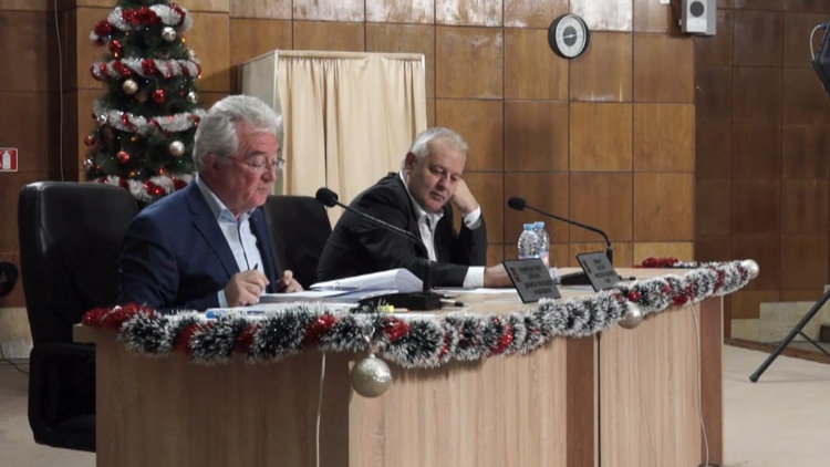 Искат извънредна сесия за спасяване на държавните пари за общината