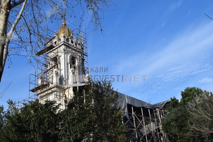 Желязната църква по време на ремонта