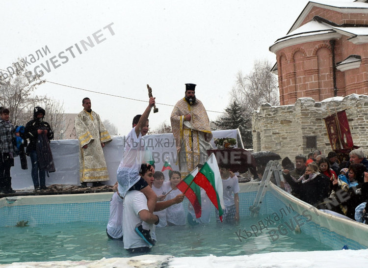 51 кърджалийци са се записали за ваденето на Светия кръст на Богоявление, днес се очакват още