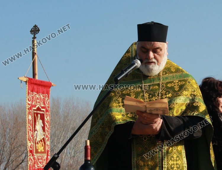 За втора поредна година Янислав извади кръста на Йордановден в Димитровград