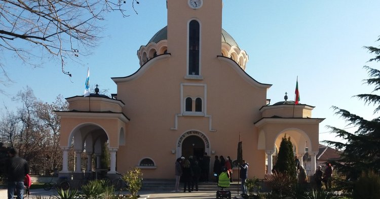 Бивш футболист спаси богоявленския кръст