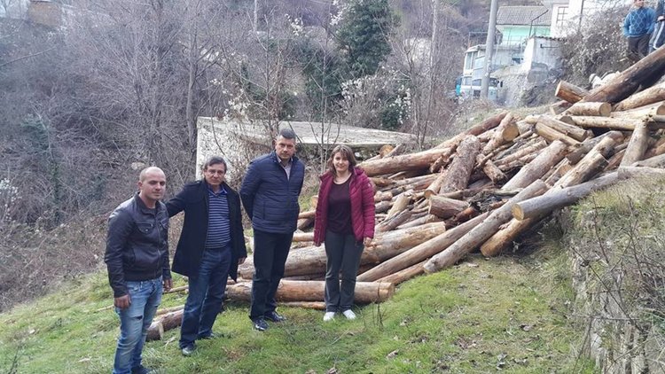 Изгоря домът на семейство от Средец, община Неделино се притече на помощ