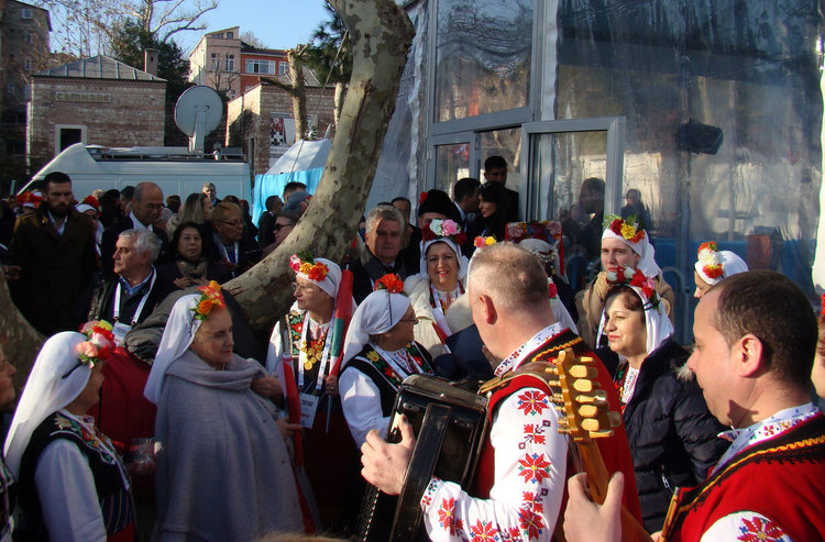 Ансамбъл „Китна Тракия“ с концерт за откриването на Желязната църква в Истанбул