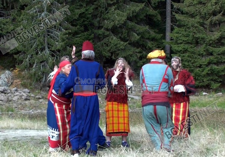 Кадър от телевизионната поредица на еТВ"Неопитомените Родопи"