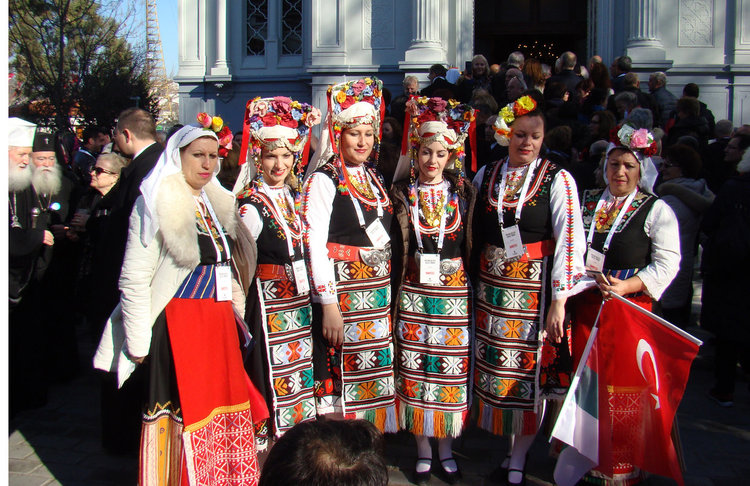 Ансамбъл „Китна Тракия“ с концерт за откриването на Желязната църква в Истанбул