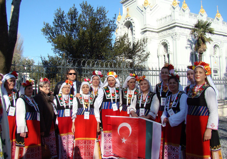 Ансамбъл „Китна Тракия“ с концерт за откриването на Желязната църква в Истанбул