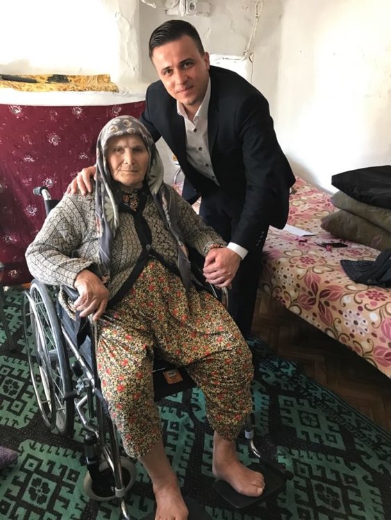 Със съдействието на Ферди Мурад бяха дарени инвалидни колички 