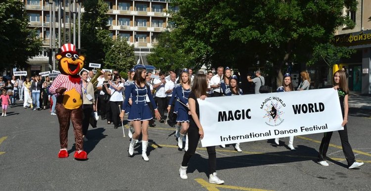 Бродуей Денс Център търси стипендиант на фестивала "Вълшебен свят"