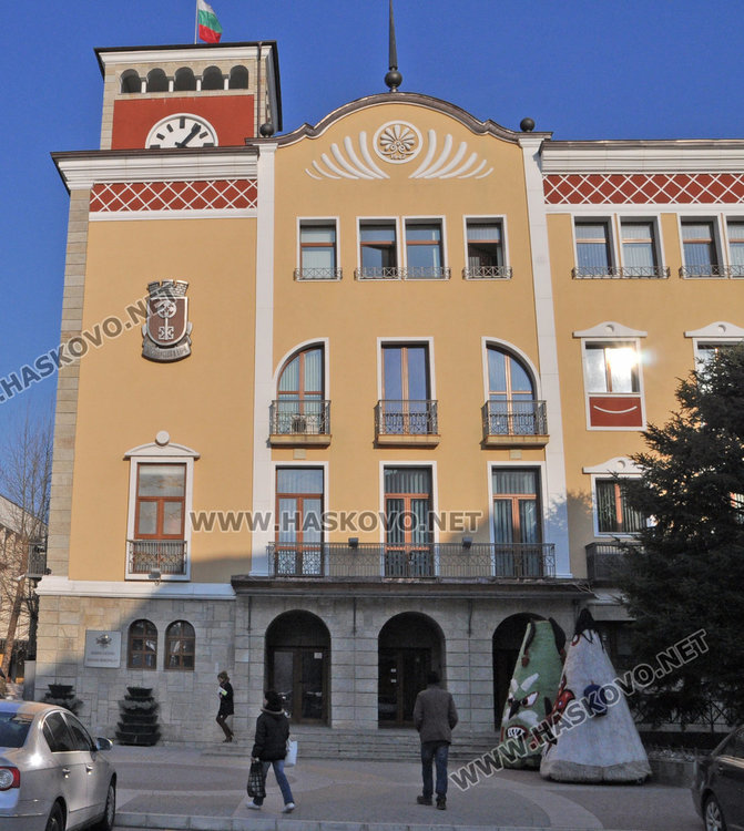 Трите конкурса за шефове в общината незаконни, кметът обмисля да ги отмени