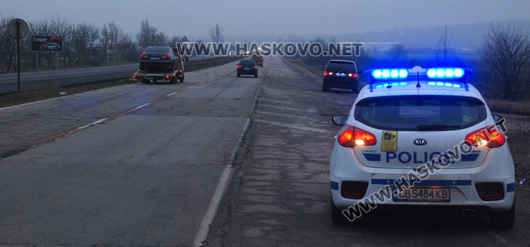 Ауди А8 се вряза във Форд на инвалид край Хасково