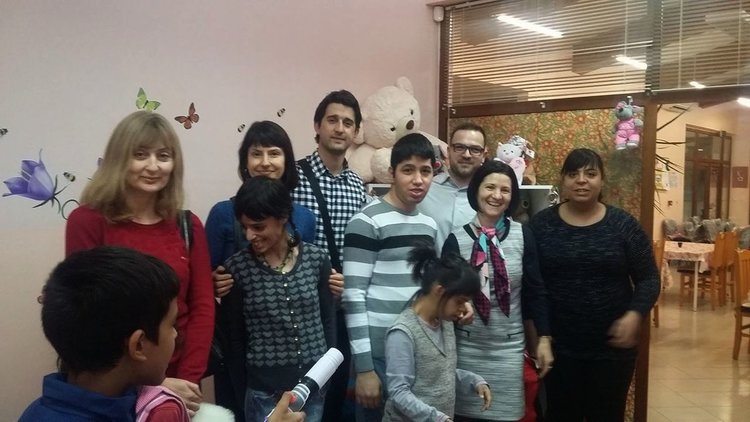 Зарадваха с дарение Центъра за настаняване в Черноконево