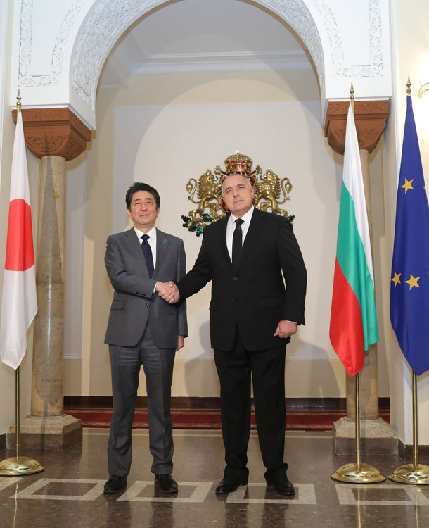 Мощна бизнес делегация доведе Шиндзо Абе на каратиста Борисов