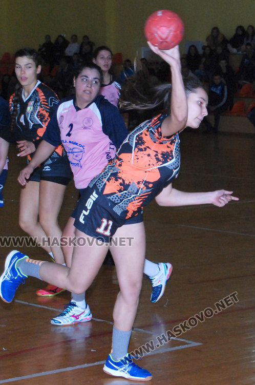 Хандбалистките на Хасково надиграха Комотини в контрола
