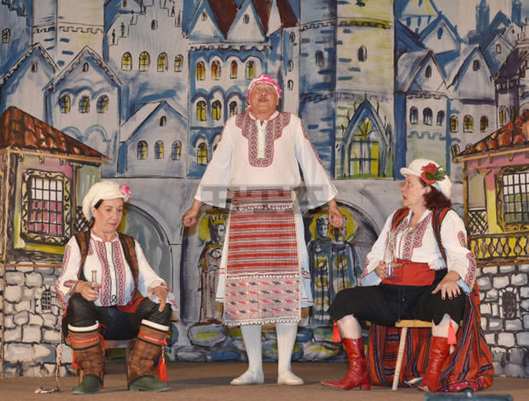 С постановката "Женско царство" на театър "Искри и сезони" ще бъде открита театралната 2018 година в ОДТ "Ап.Карамитев"