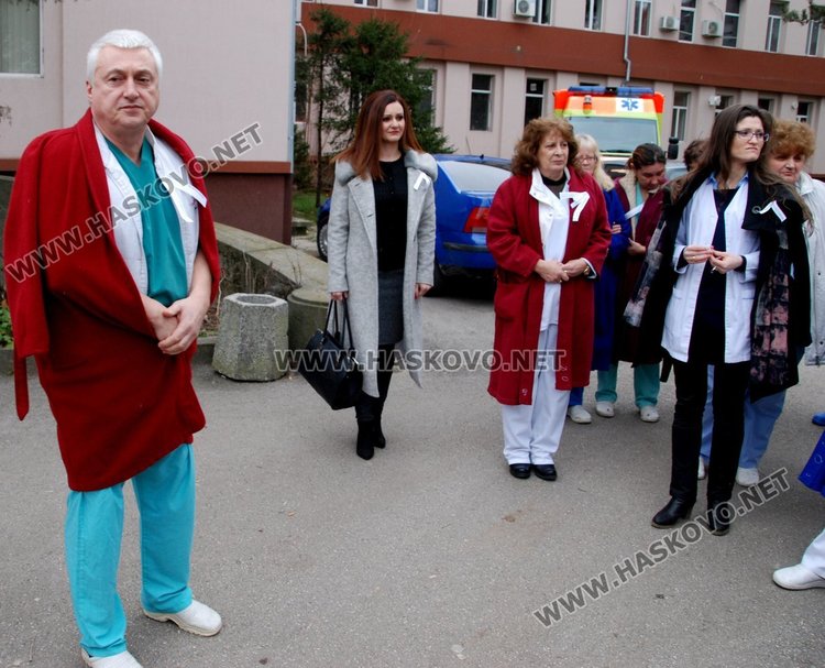 Протестиращите в болницата: Ако не се вземат мерки, общинското здравеопазване е обречено!