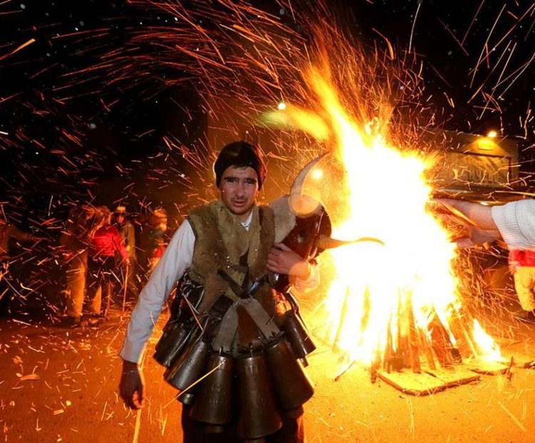 Вълшебна нощ на Сурва в Пернишко