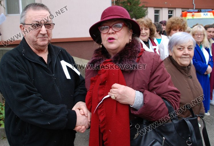 Пенсионери подкрепиха недоволството в димитровградската болница