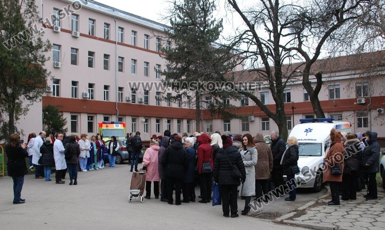 Протестиращите в болницата: Ако не се вземат мерки, общинското здравеопазване е обречено!