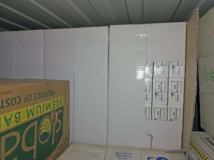 Белезници за трафикант на цигари след гонка и престрелка 