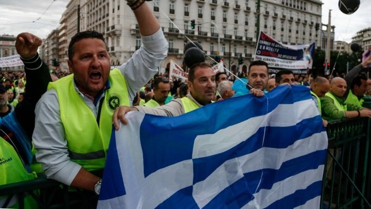 Гръцкият парламент прие нови болезнени реформи