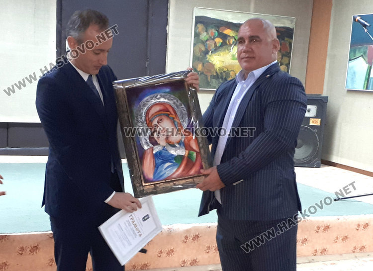 Министър Вълчев: Задава се недостиг на работна сила, професионалното образование трябва да върне авторитета си