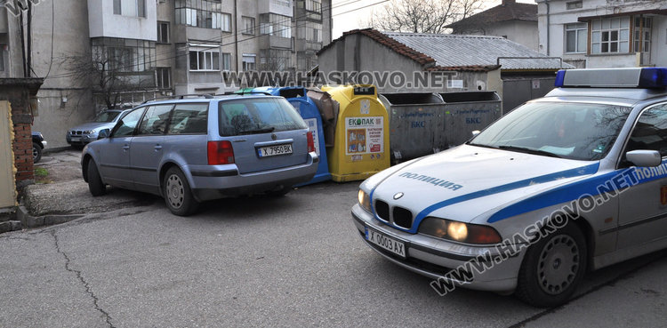 Шофьор затапи 10 коли на паркинг, викнаха паяк
