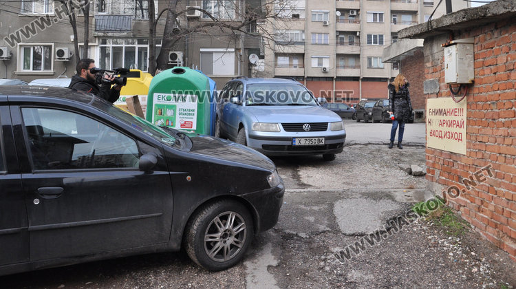 Шофьор затапи 10 коли на паркинг, викнаха паяк