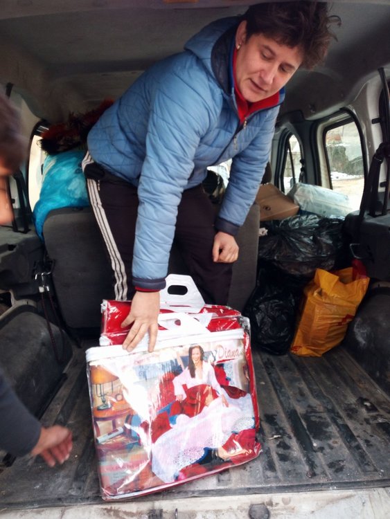 В дарителските акции се включиха десетки хора, според местните хора не трябва да се помага според религия, раса и пол, помага се от сърце 