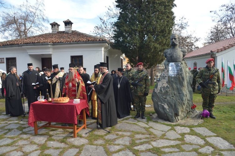 Асеновград отбеляза тържествено 140 години от Освобождението на града