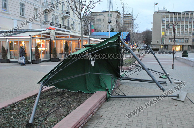 Осем села без ток в Хасковска област заради скъсани далекопроводи /обновява се/