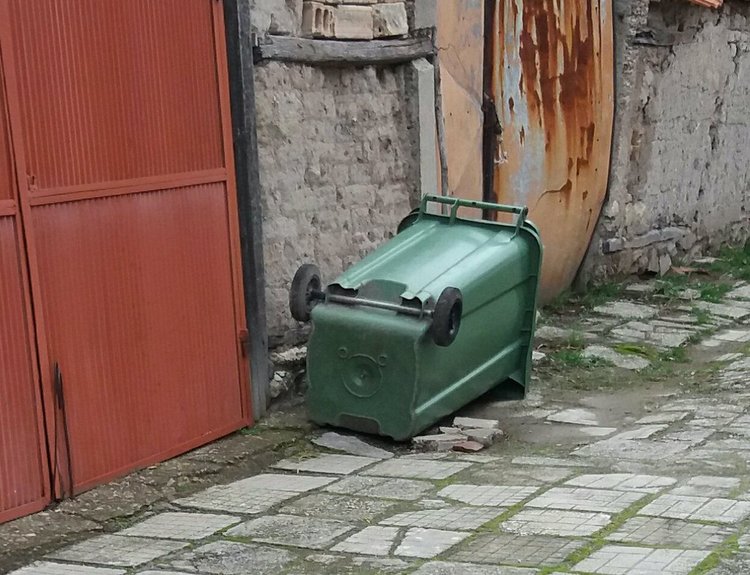 Силният вятър не е нанесъл сериозни щети за сега