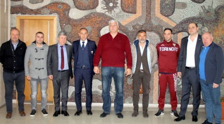 Областният управител Здравко Димитров посрещна делегация от футболен клуб „Торино“