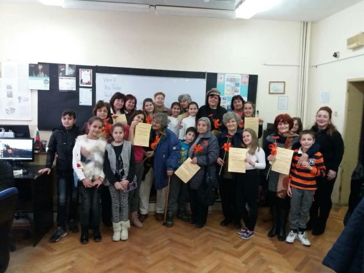 "И баба го може" на компютрите в "Златаров"