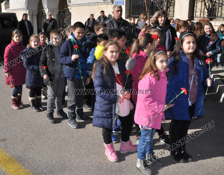 Поклон за героите, донесли Освобождението на Хасково