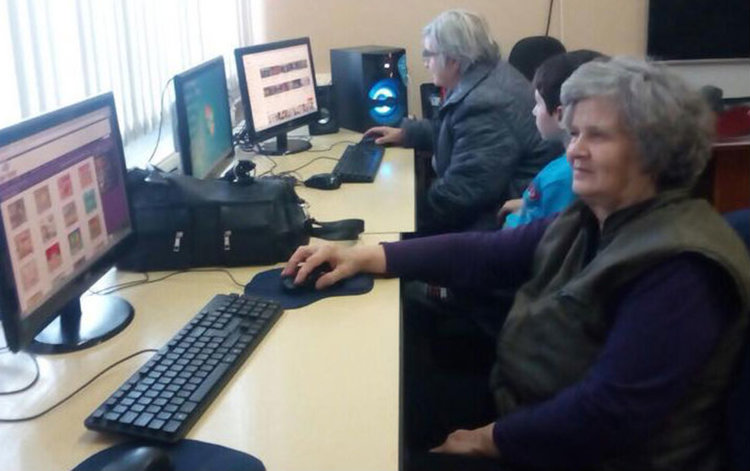 "И баба го може" на компютрите в "Златаров"