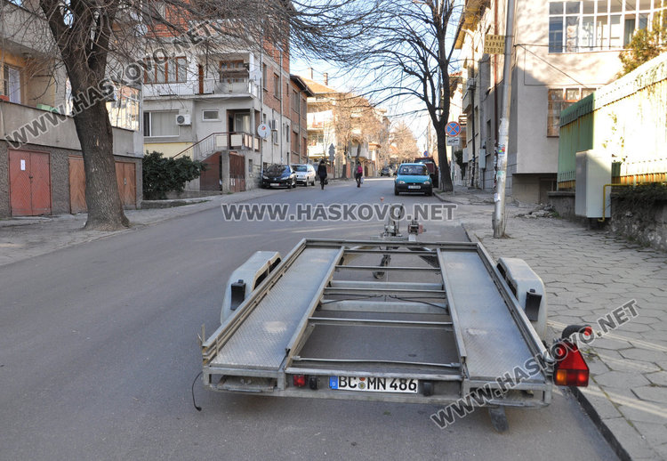 Хасковлийка: ремарке запречи улица пред детска градина