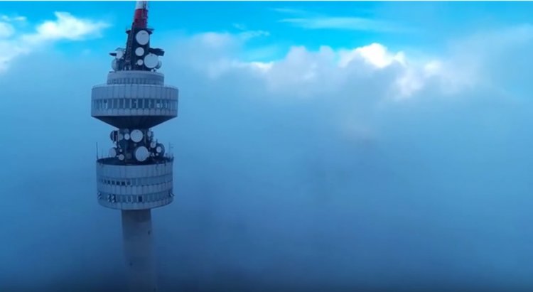 Кулара Снежанка се клатеше от бурния вятър вчера