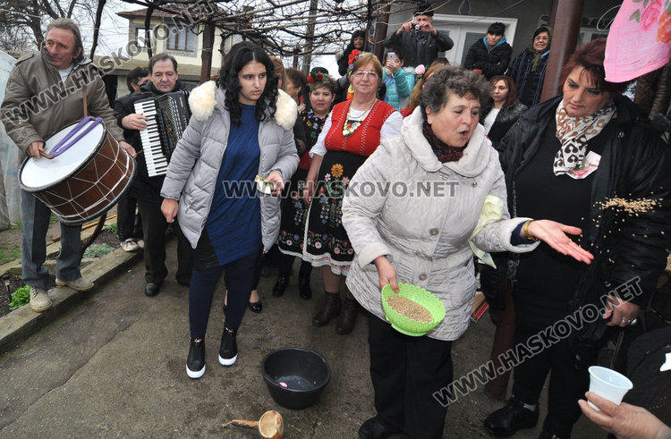 Двойно отпразнуваха Бабинден в Узунджово