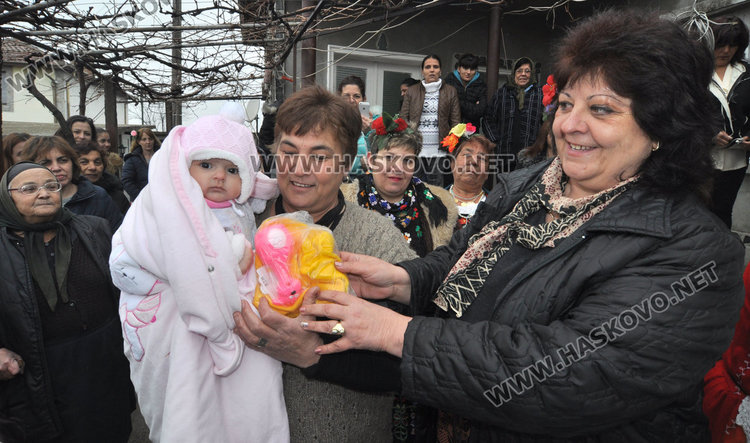 Двойно отпразнуваха Бабинден в Узунджово