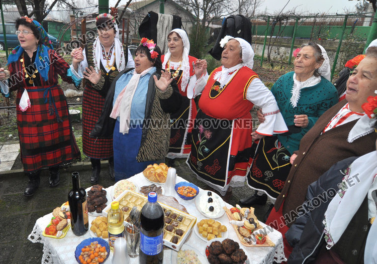 Двойно отпразнуваха Бабинден в Узунджово