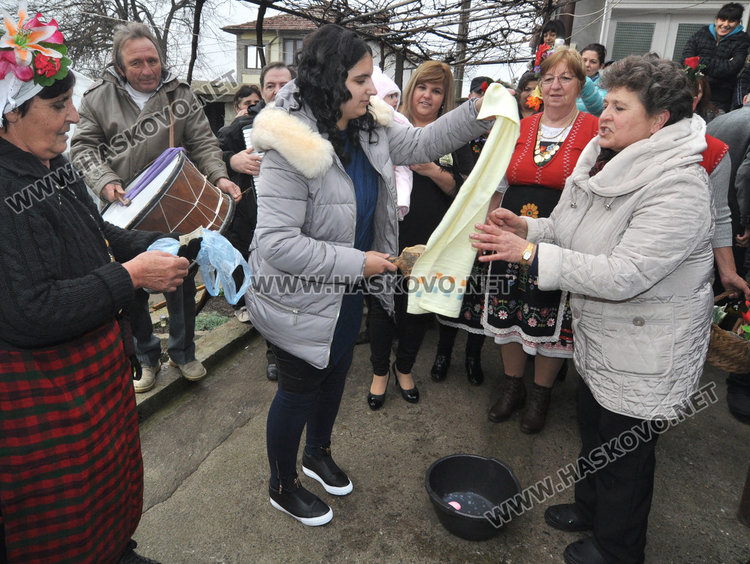 Двойно отпразнуваха Бабинден в Узунджово
