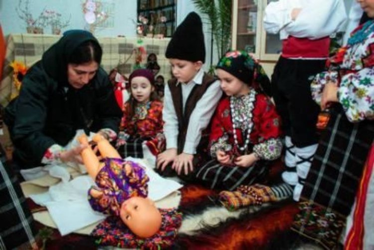 Златоградското село Ерма река е единственото населено място в Община Златоград, което е запазило традициите и духа на празника Бабинден. 