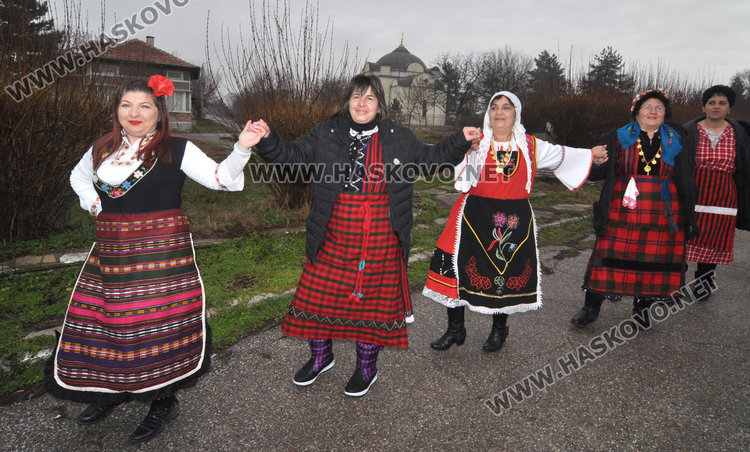 Двойно отпразнуваха Бабинден в Узунджово