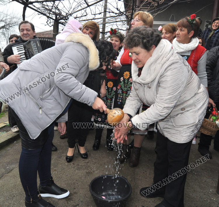 Двойно отпразнуваха Бабинден в Узунджово