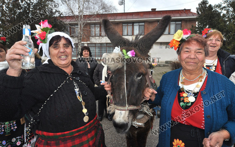 Двойно отпразнуваха Бабинден в Узунджово