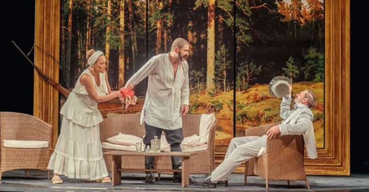 "Малко комедия" ще гостува на димитровградска сцена на 8 февруари